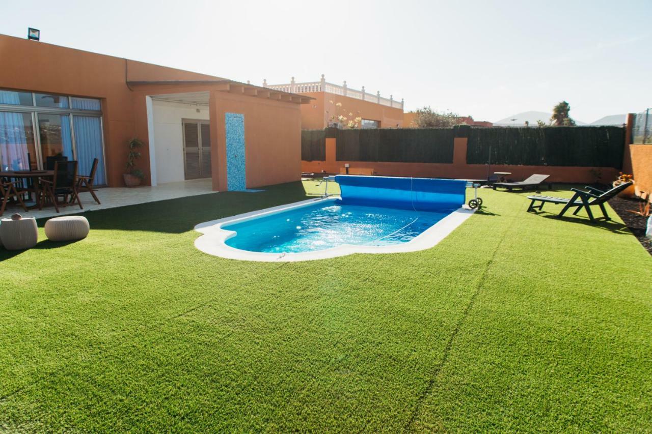 Eco Villa White Suite With Climatized Pool Caleta De Fuste Exterior photo
